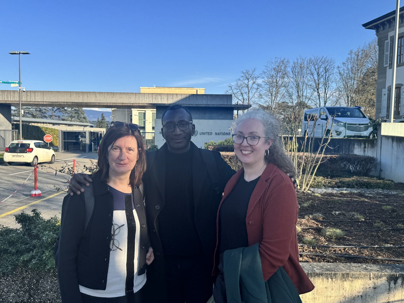 Abdoul Aziz Goma avec des membres du réseau international de soutien